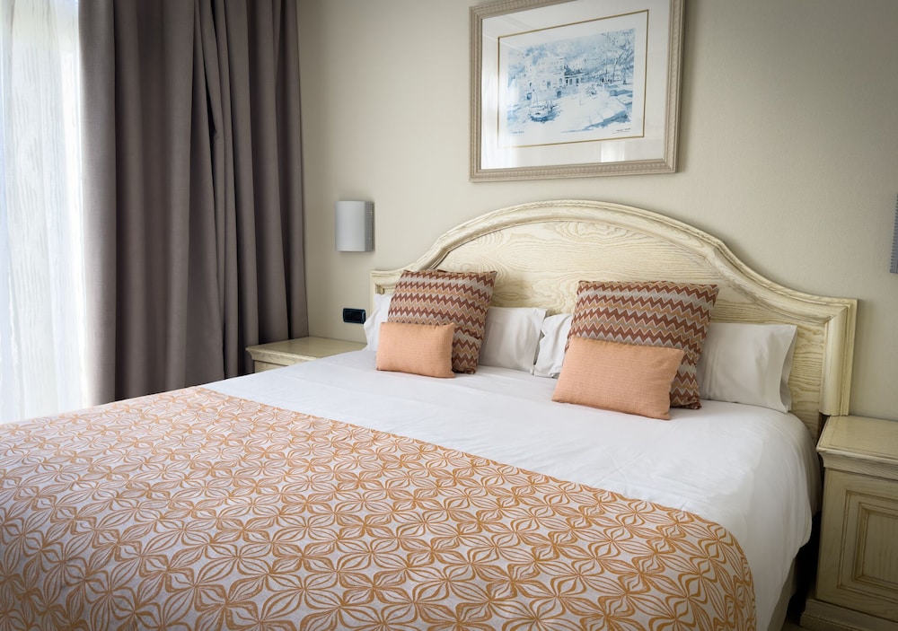 Holiday Club Playa Amadores — Hotel rooms in Puerto Rico, Canary Islands