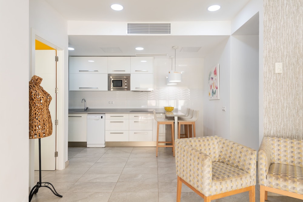 Holiday Club Playa Amadores — Hotel rooms in Puerto Rico, Canary Islands