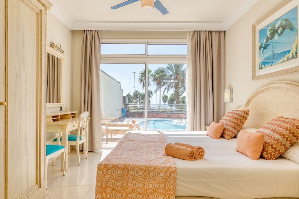 Holiday Club Playa Amadores — Hotel rooms in Puerto Rico, Canary Islands