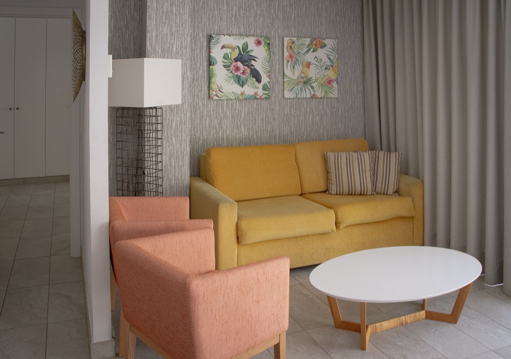 Holiday Club Playa Amadores — Hotel rooms in Puerto Rico, Canary Islands