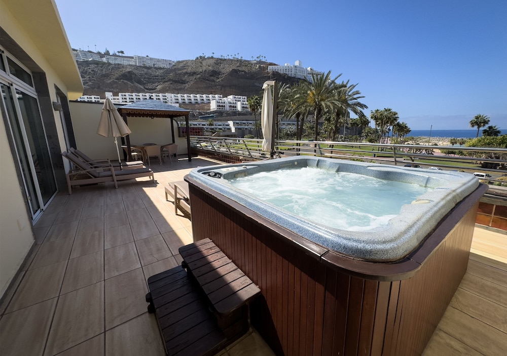 Holiday Club Playa Amadores — Spa in Puerto Rico, Canary Islands
