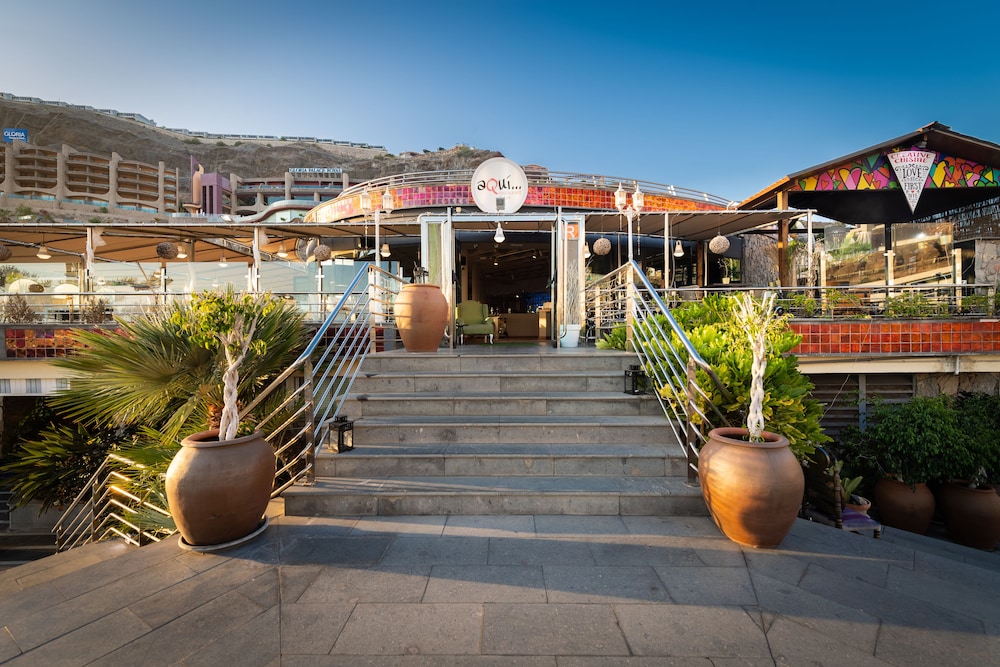 Holiday Club Playa Amadores — Restaurant & bars in Puerto Rico, Canary Islands