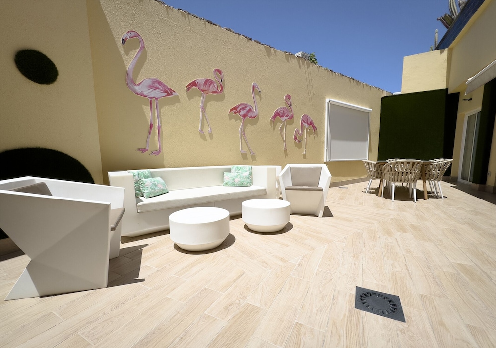 Holiday Club Playa Amadores — Restaurant & bars in Puerto Rico, Canary Islands