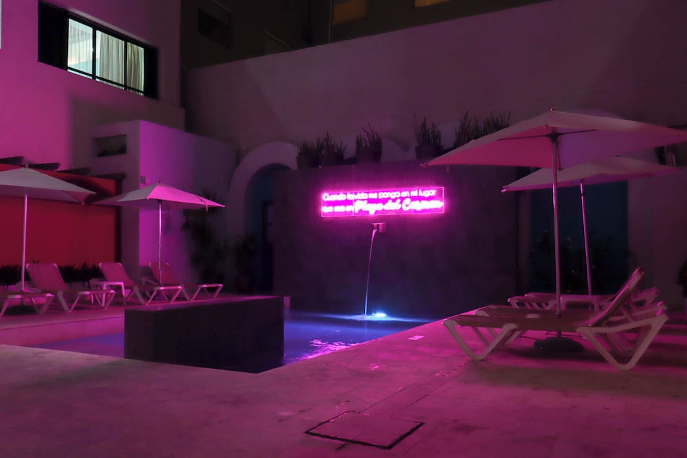 Hotel MX portal maya — Hotel building in Playa del Carmen, Quintana Roo