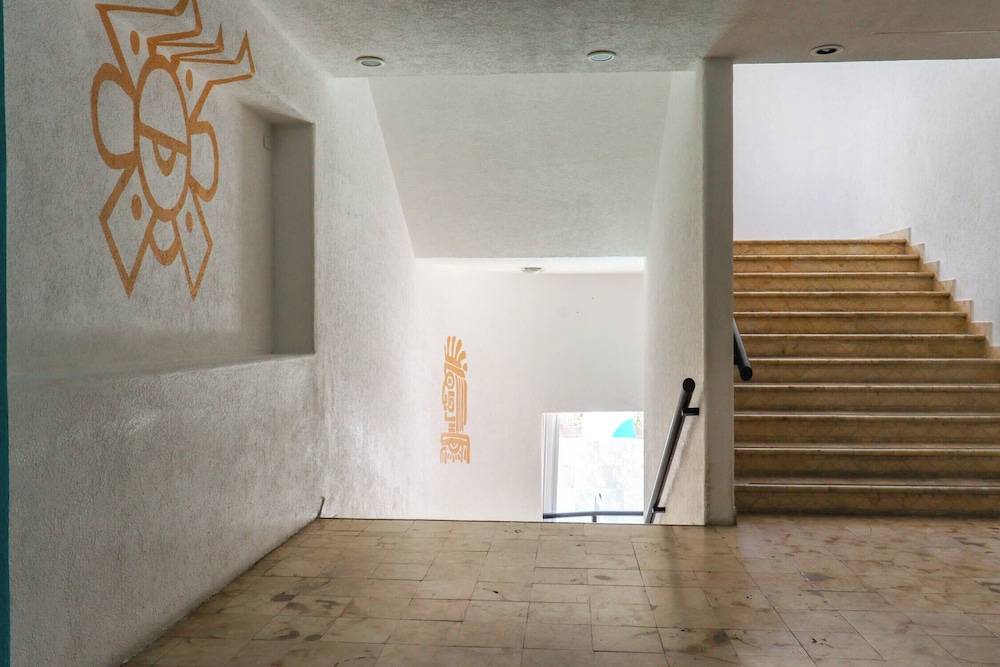 Hotel MX portal maya — Hotel building in Playa del Carmen, Quintana Roo