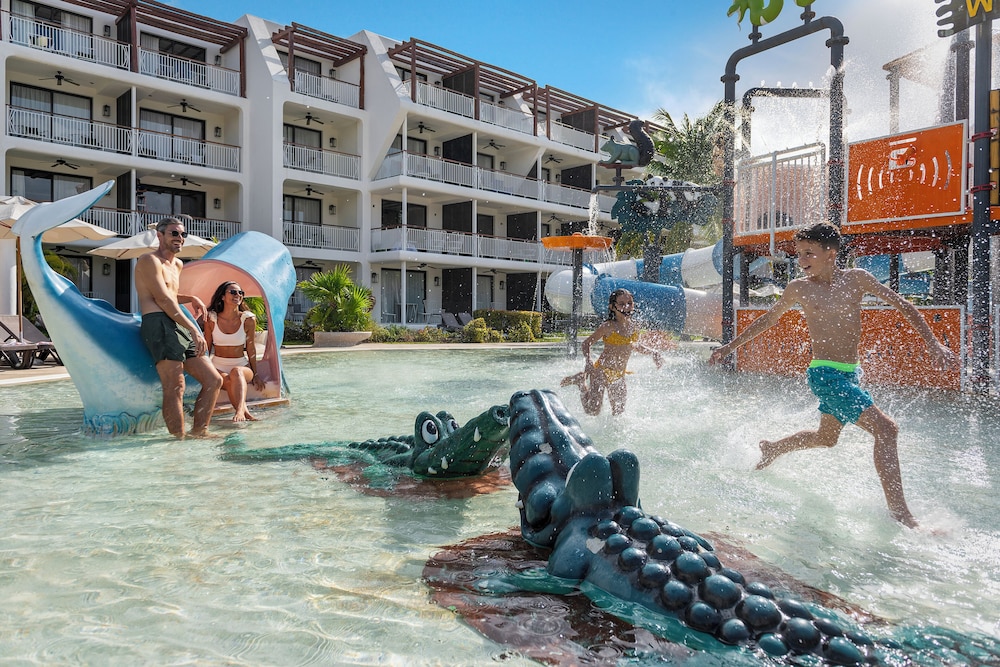 Ocean Riviera Paradise All Inclusive — Attractions for children in Playa del Carmen, Quintana Roo