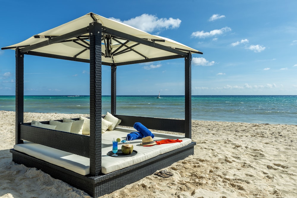 Ocean Riviera Paradise All Inclusive — Beach in Playa del Carmen, Quintana Roo