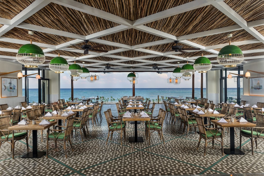 El Beso Adults Only at Ocean Riviera Paradise - All Inclusive — Restaurant & bars in Playa del Carmen, Quintana Roo