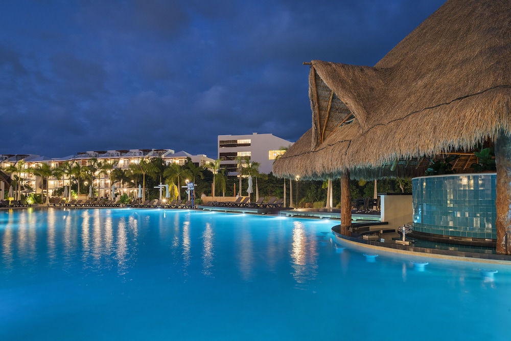 El Beso Adults Only at Ocean Riviera Paradise - All Inclusive — Swimming pool in Playa del Carmen, Quintana Roo