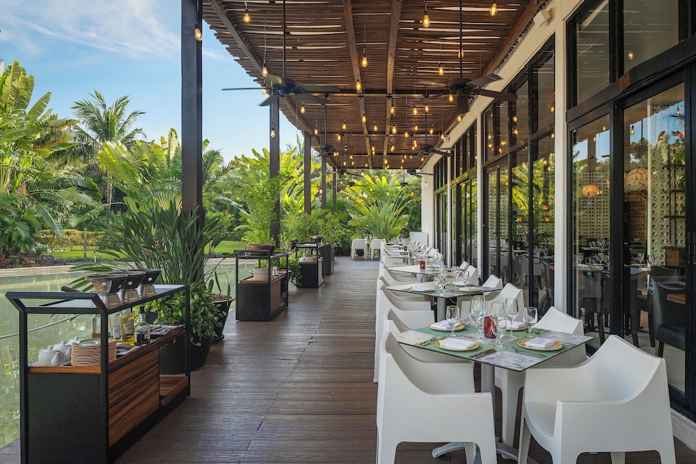 El Beso Adults Only at Ocean Riviera Paradise - All Inclusive — Restaurant & bars in Playa del Carmen, Quintana Roo