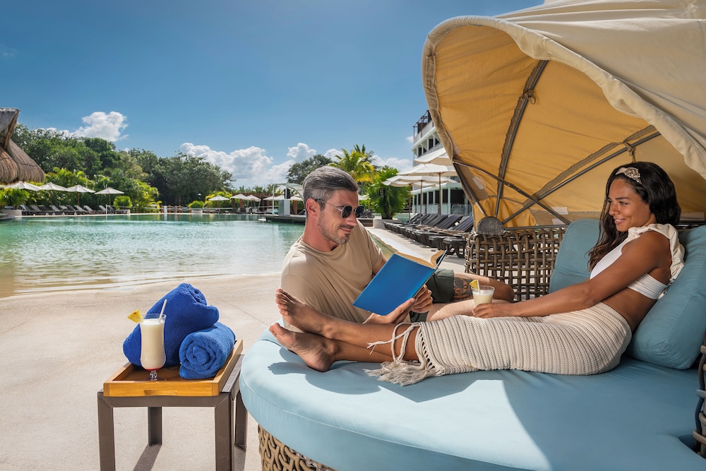El Beso Adults Only at Ocean Riviera Paradise - All Inclusive — Swimming pool in Playa del Carmen, Quintana Roo