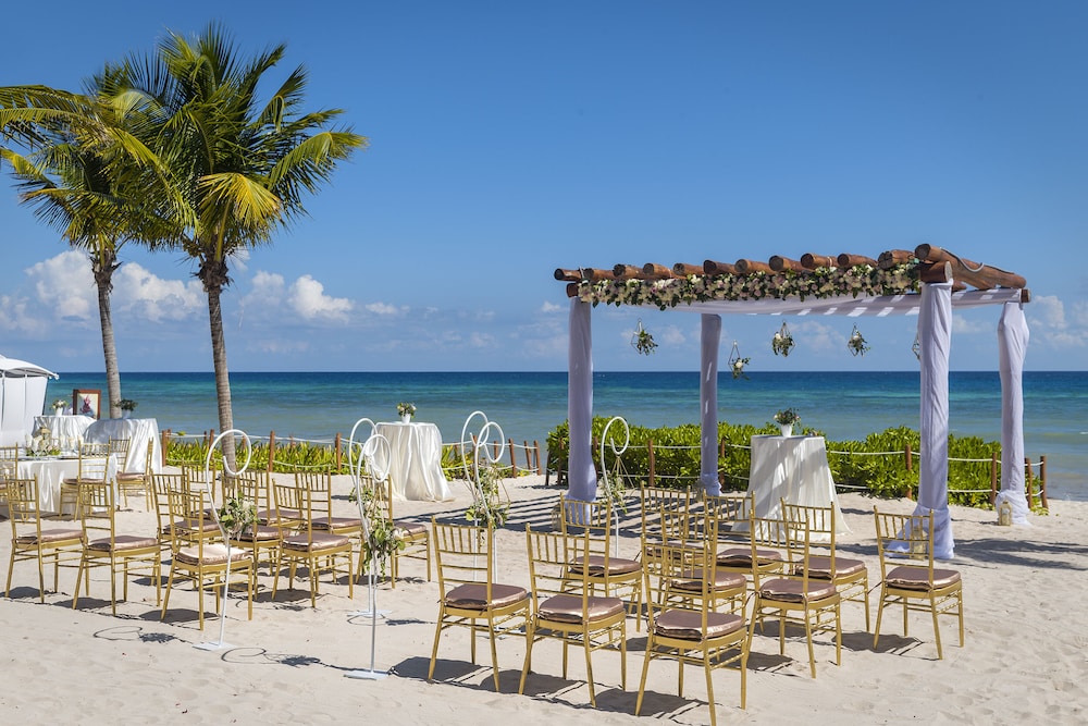 El Beso Adults Only at Ocean Riviera Paradise - All Inclusive — Beach in Playa del Carmen, Quintana Roo
