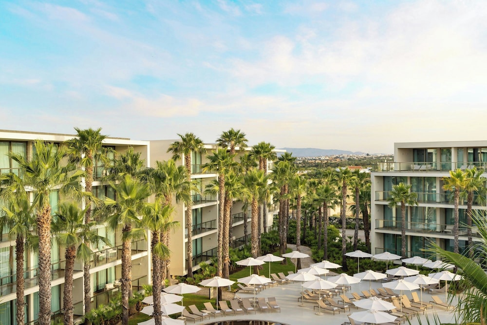Marriott Residences Salgados Resort, Algarve — Hotel building in Albufeira, Faro