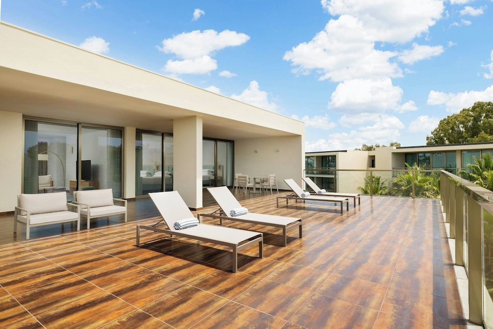 Marriott Residences Salgados Resort, Algarve — Hotel building in Albufeira, Faro