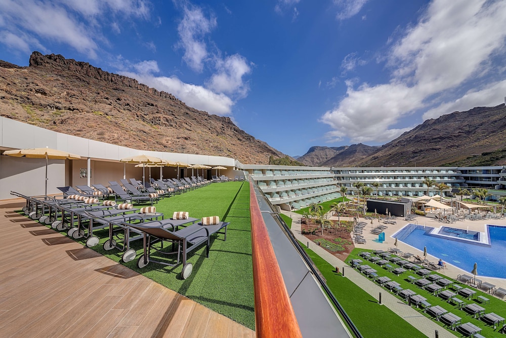 Radisson Blu Resort & Spa, Gran Canaria Mogan — On-site activities in Puerto de Mogan, Canary Islands