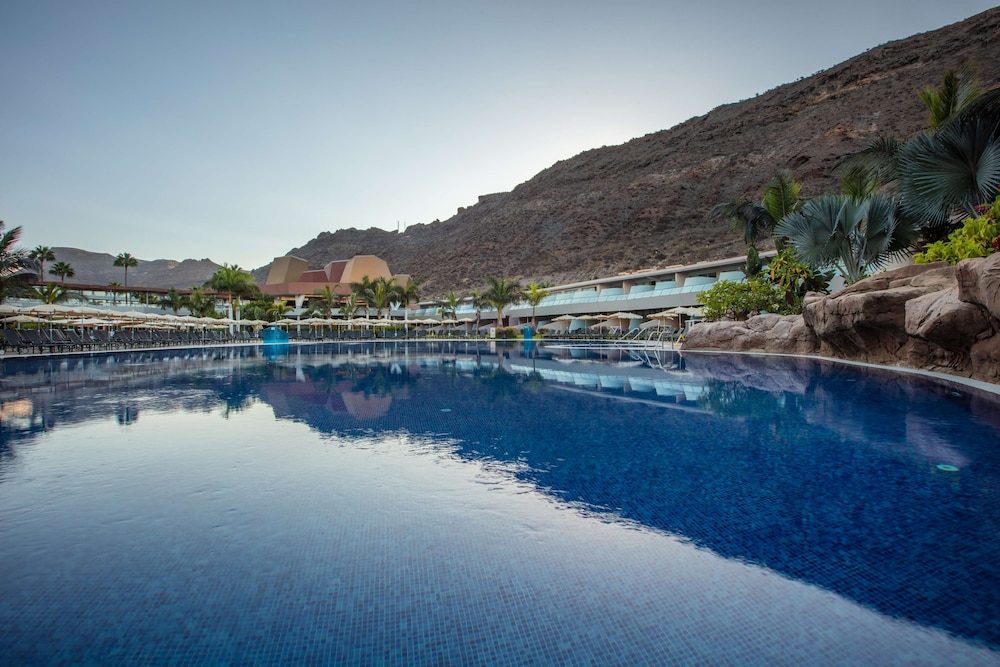 Radisson Blu Resort & Spa, Gran Canaria Mogan — Pool in Puerto de Mogan, Canary Islands