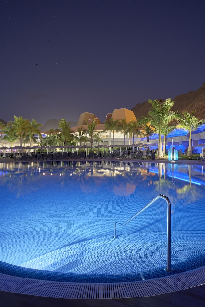 Radisson Blu Resort & Spa, Gran Canaria Mogan — Pool in Puerto de Mogan, Canary Islands