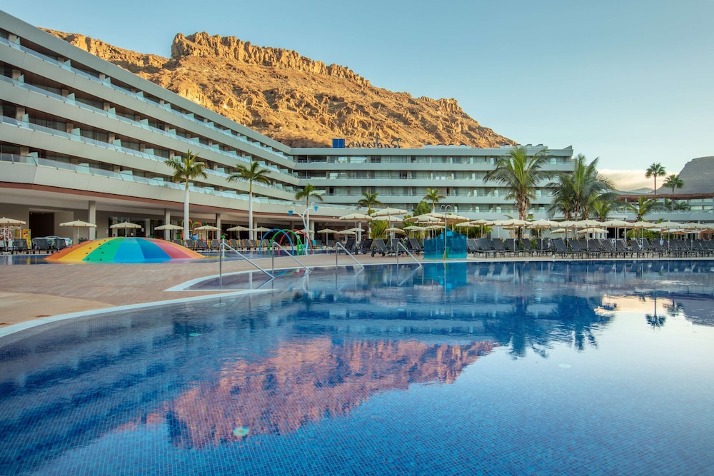 Radisson Blu Resort & Spa, Gran Canaria Mogan — Pool in Puerto de Mogan, Canary Islands