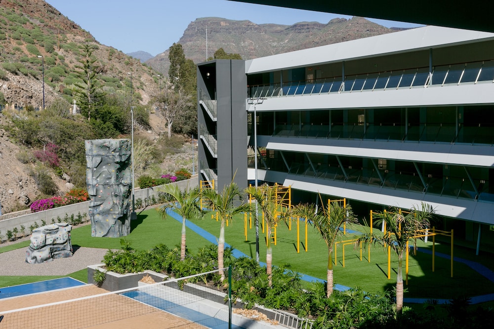 Radisson Blu Resort & Spa, Gran Canaria Mogan — On-site activities in Puerto de Mogan, Canary Islands