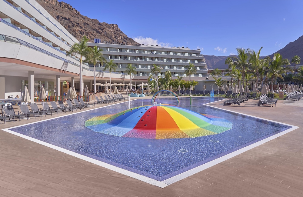 Radisson Blu Resort & Spa, Gran Canaria Mogan — Pool in Puerto de Mogan, Canary Islands