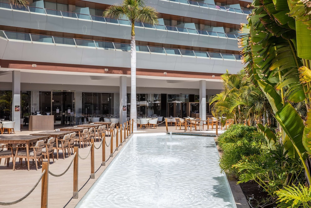 Radisson Blu Resort & Spa, Gran Canaria Mogan — On-site activities in Puerto de Mogan, Canary Islands