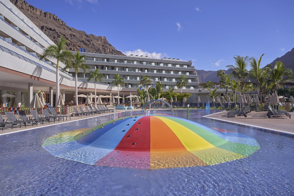 Radisson Blu Resort & Spa, Gran Canaria Mogan — Pool in Puerto de Mogan, Canary Islands