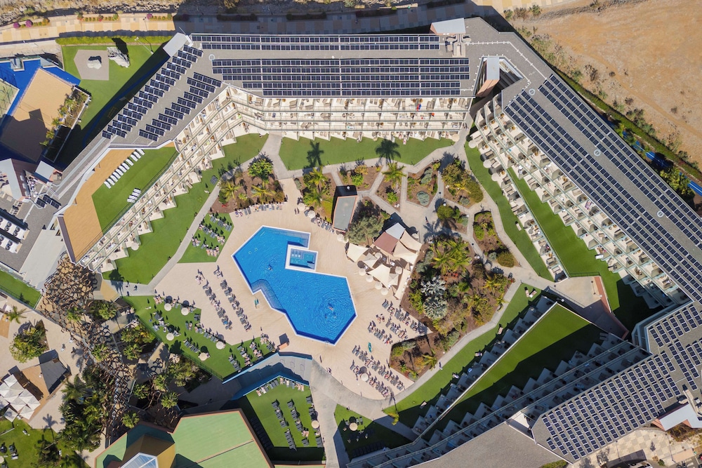 Radisson Blu Resort & Spa, Gran Canaria Mogan — On-site activities in Puerto de Mogan, Canary Islands