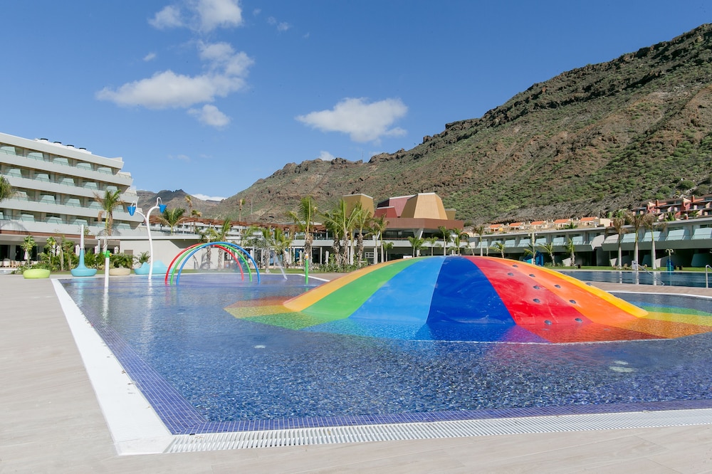 Radisson Blu Resort & Spa, Gran Canaria Mogan — Pool in Puerto de Mogan, Canary Islands