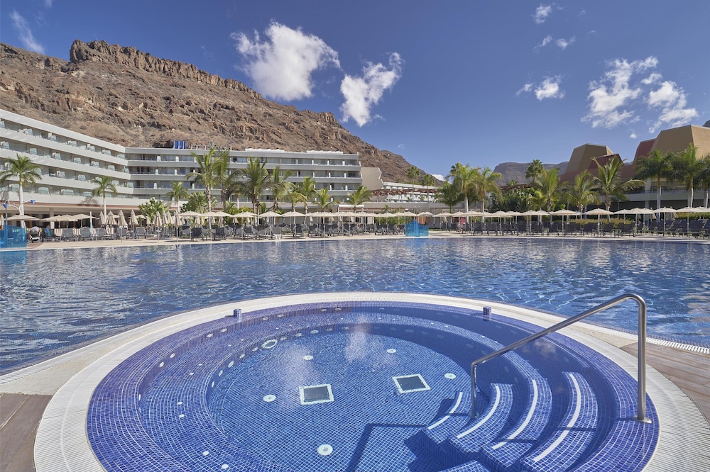 Radisson Blu Resort & Spa, Gran Canaria Mogan — Pool in Puerto de Mogan, Canary Islands