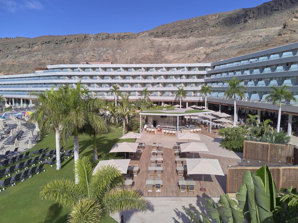 Radisson Blu Resort & Spa, Gran Canaria Mogan — Restaurant in Puerto de Mogan, Canary Islands