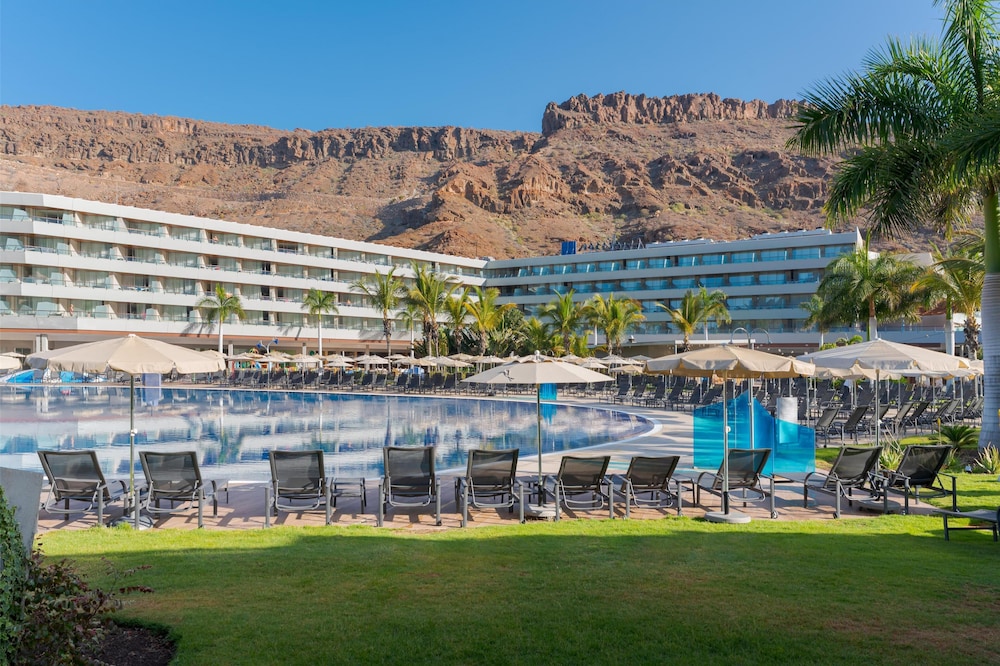 Radisson Blu Resort & Spa, Gran Canaria Mogan — Pool in Puerto de Mogan, Canary Islands