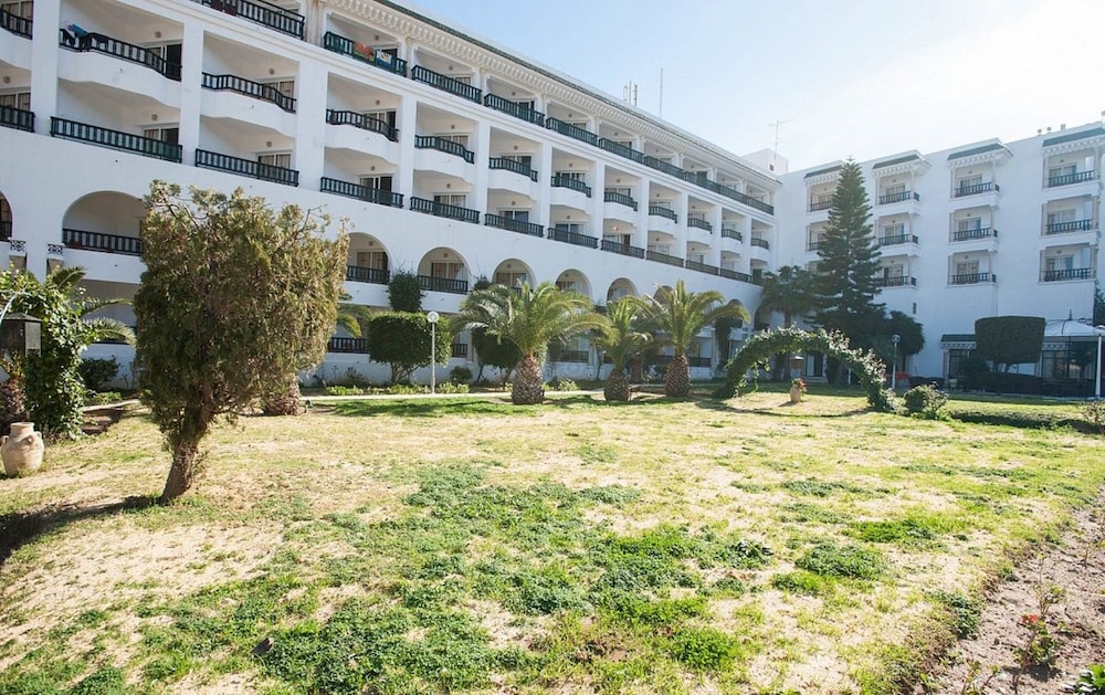 Hotel Riviera - Family Only — Hotel building in Port El Kantaoui