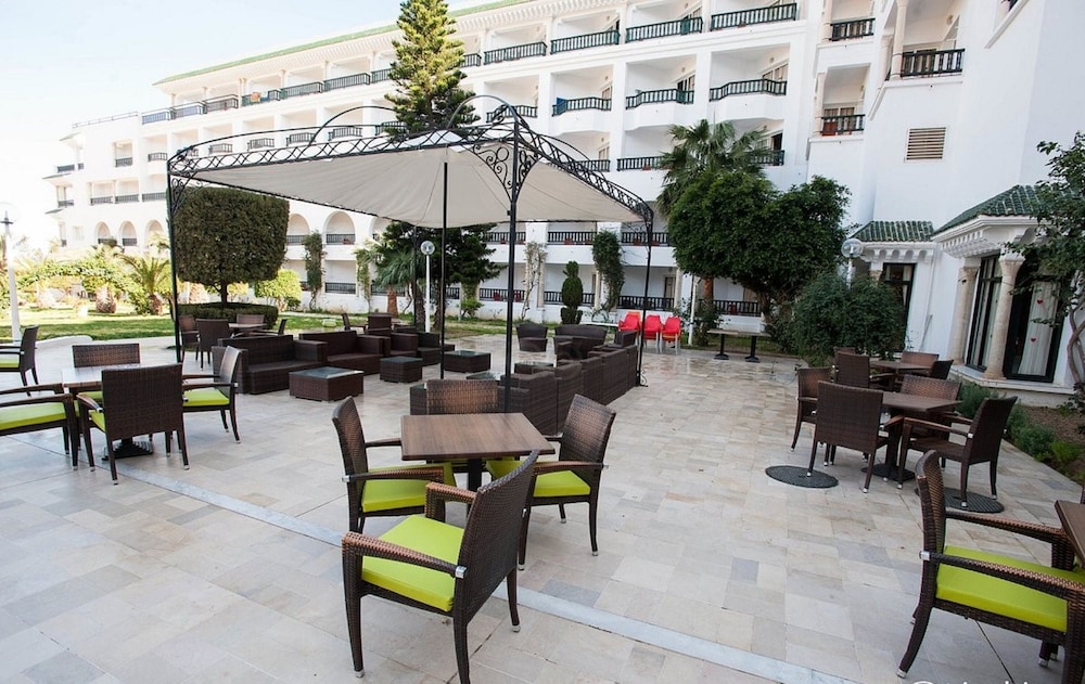 Hotel Riviera - Family Only — Hotel building in Port El Kantaoui