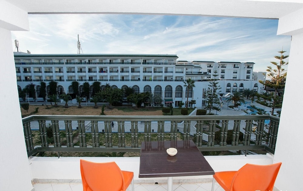 Hotel Riviera - Family Only — Hotel building in Port El Kantaoui