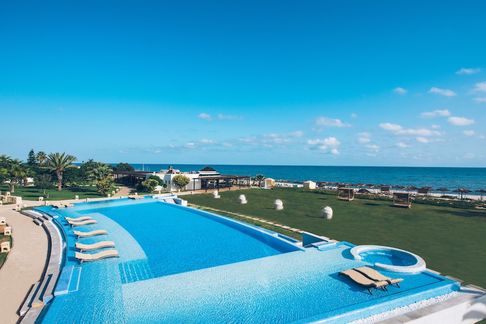 Iberostar Selection Kantaoui Bay — Swimming pool in Port El Kantaoui