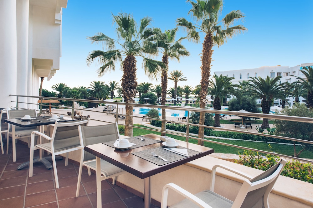 Iberostar Selection Kantaoui Bay — Swimming pool in Port El Kantaoui