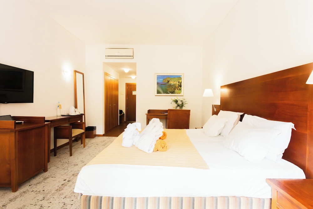 BIO Hotel - Hotel Quinta da Serra — Hotel rooms in Ribeira Brava, Madeira