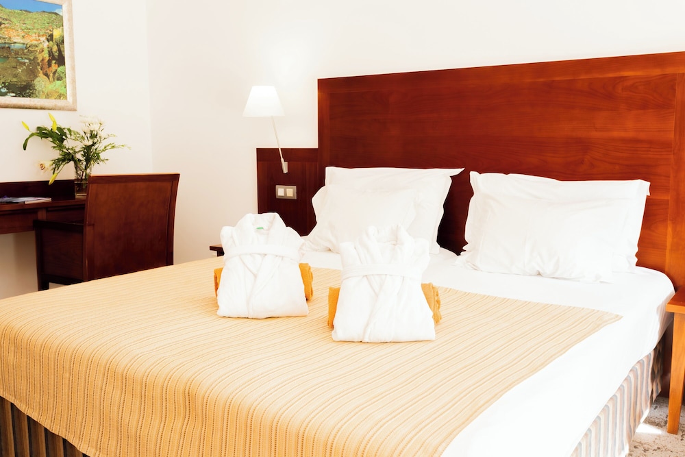 BIO Hotel - Hotel Quinta da Serra — Hotel rooms in Ribeira Brava, Madeira