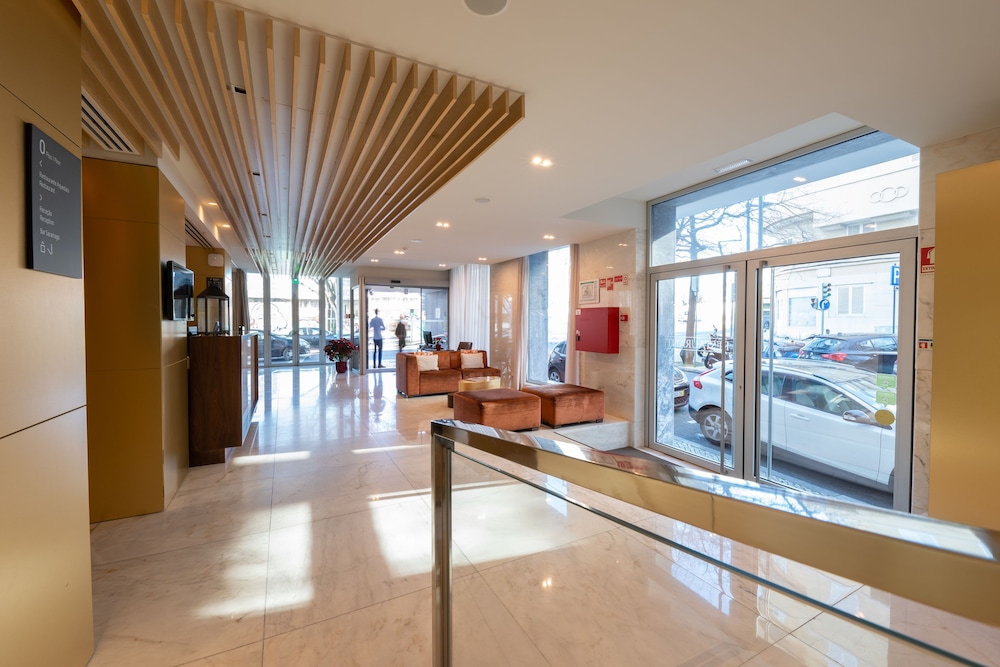 Smy Lisboa — Hotel building in Lisbon, Lisboa