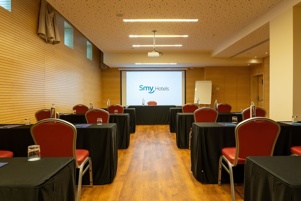 Smy Lisboa — Hotel building in Lisbon, Lisboa