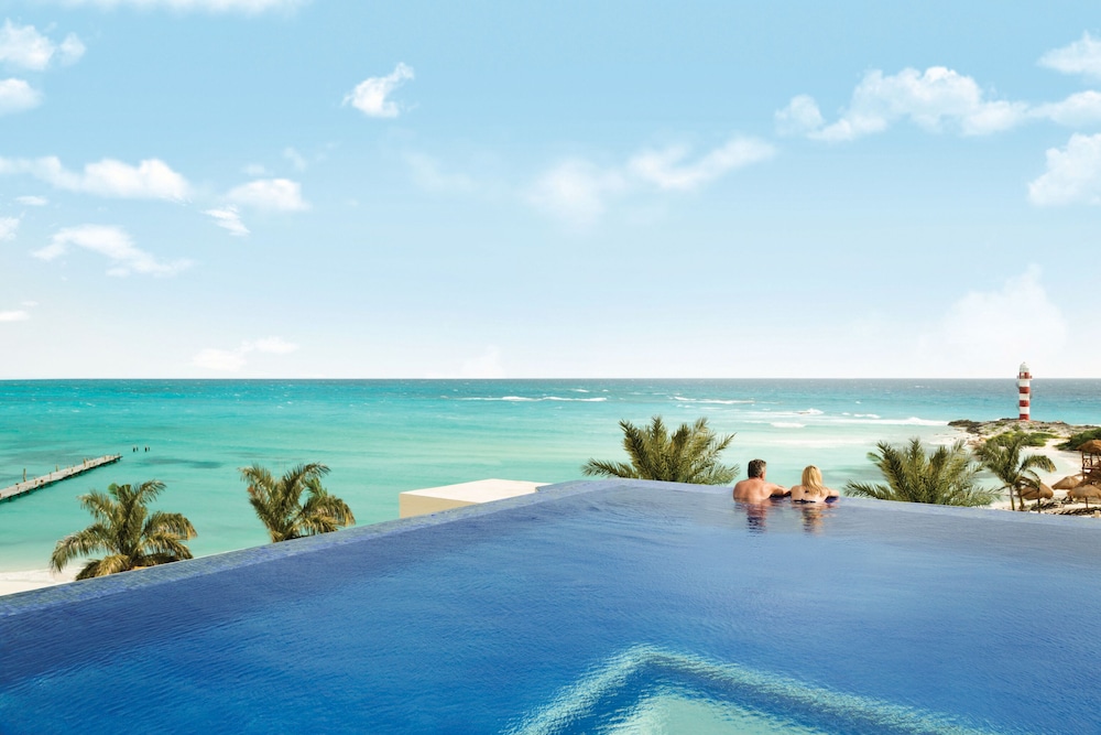 Turquoize at Hyatt Ziva Cancun - Adults Only - All Inclusive — Swimming pool in Cancun, Quintana Roo