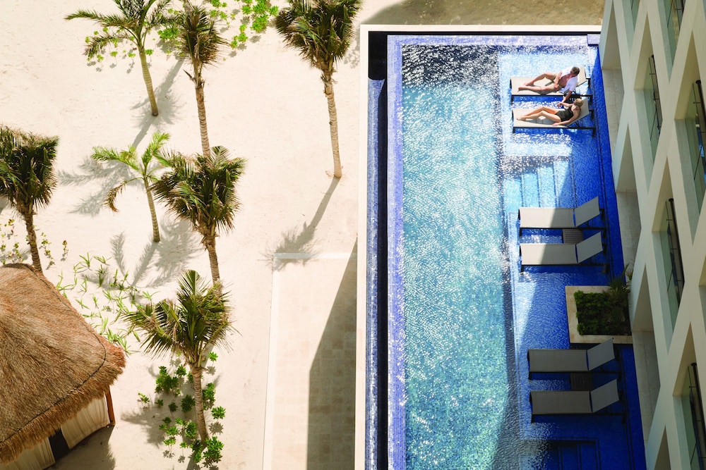 Turquoize at Hyatt Ziva Cancun - Adults Only - All Inclusive — Swimming pool in Cancun, Quintana Roo