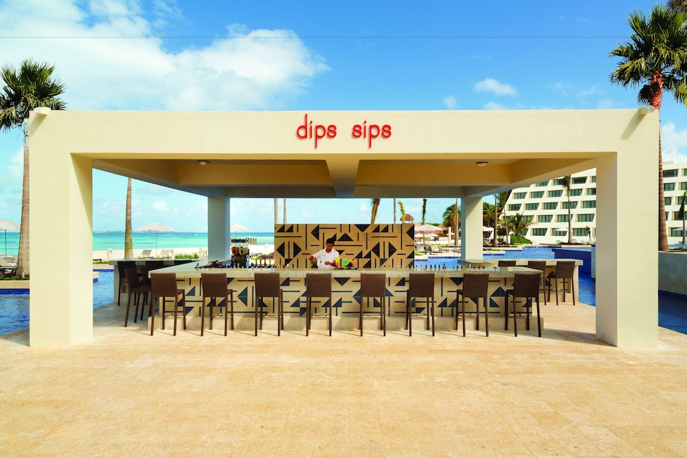 Turquoize at Hyatt Ziva Cancun - Adults Only - All Inclusive — Restaurant & bars in Cancun, Quintana Roo