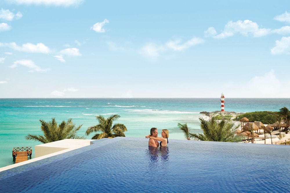 Turquoize at Hyatt Ziva Cancun - Adults Only - All Inclusive — Swimming pool in Cancun, Quintana Roo