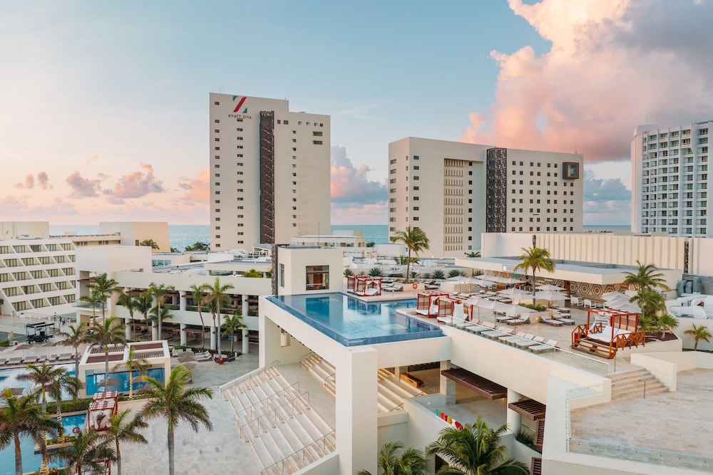 Turquoize at Hyatt Ziva Cancun - Adults Only - All Inclusive — Hotel building in Cancun, Quintana Roo