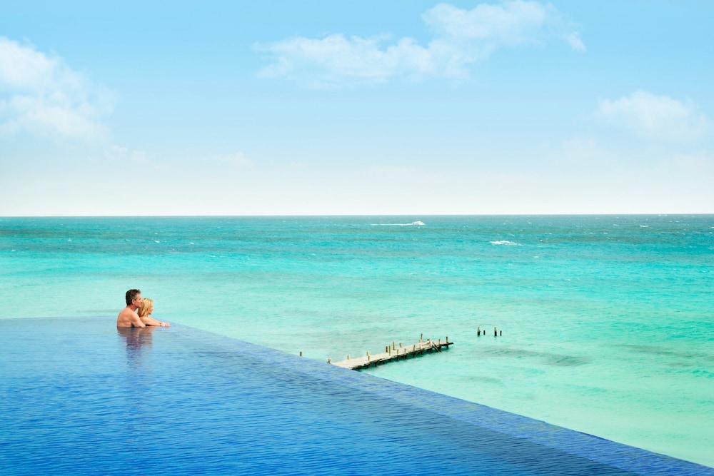 Turquoize at Hyatt Ziva Cancun - Adults Only - All Inclusive — Swimming pool in Cancun, Quintana Roo