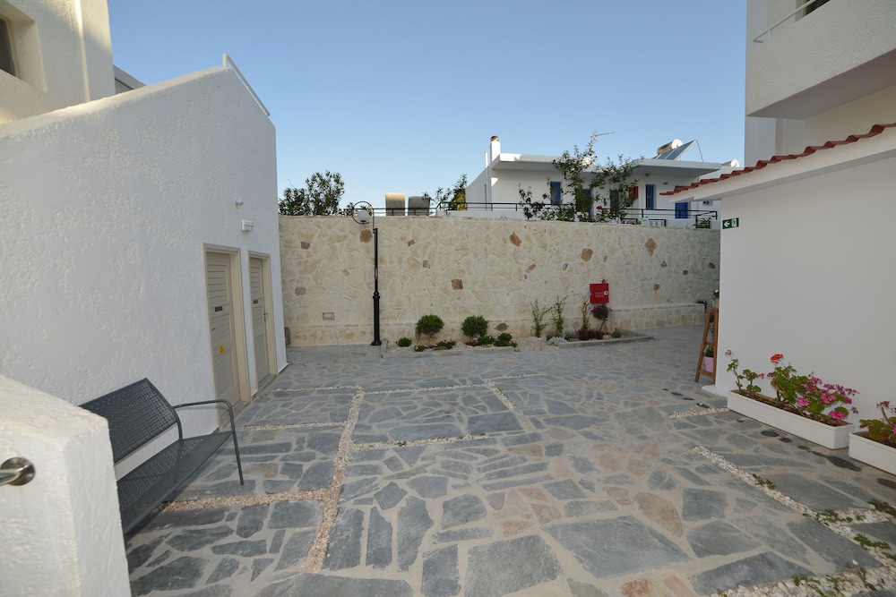 Villa Stella Apartments By Estia — Hotel building in Stalida