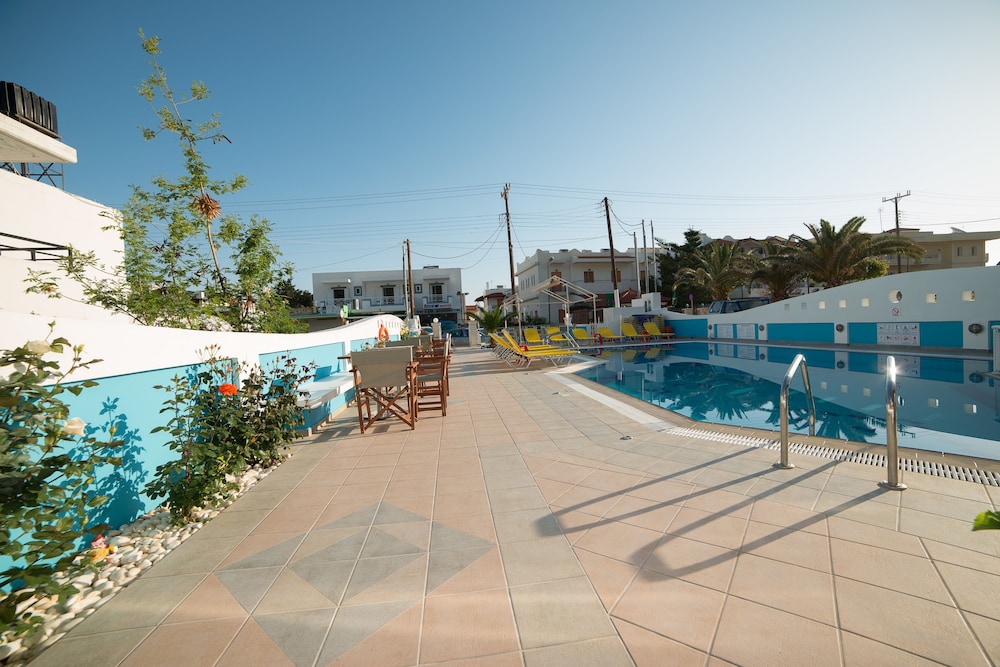 Villa Stella Apartments By Estia — Swimming pool in Stalida