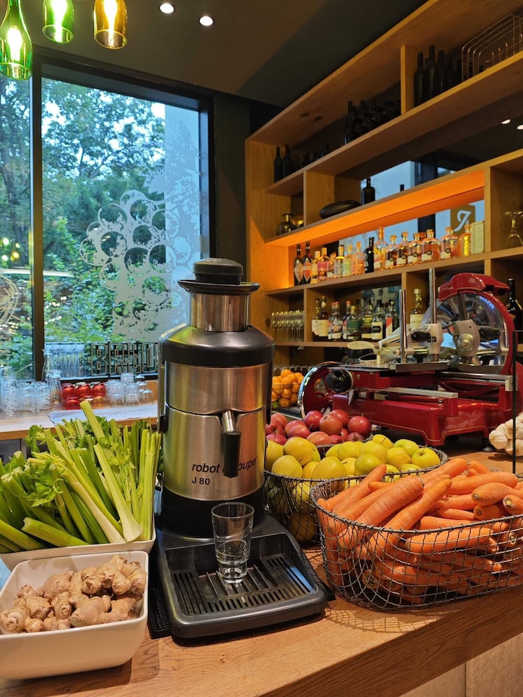 Mercure Hotel Berlin Wittenbergplatz — Restaurant & bars in Berlin, Berlin