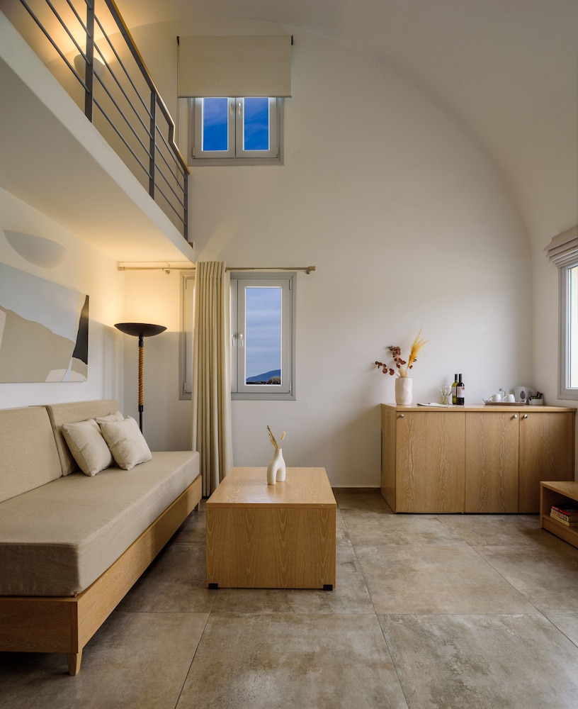 Aliter Suites — Hotel rooms in Karterados, South Aegean